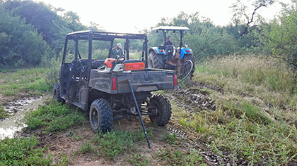 Deelkraal Polaris crew pipe laying