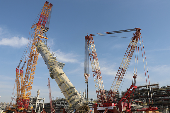XCMG 4000 tons crawler crane operation in Saudi Aramco