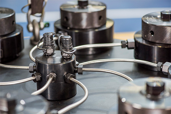 HYDROCAM hydraulic bolt tensioners remove uncertainty