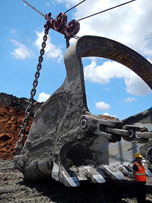 New Cat dragline bucket boosts fill speed increases payload