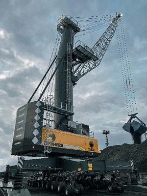 Liebherrs LHM 550 mobile harbour crane celebrates 300th delivery