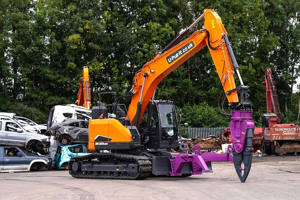 DEVELON DX235LCR 7 Crawler Excavator chosen as Standard for New Vulture 25 Vehicle Recycling Kit
