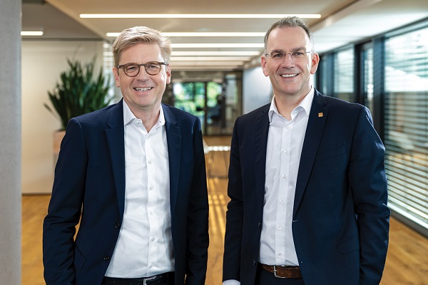 Dr Mats Gökstorp left Chairman of the Executive Board at SICK AG and Dr Peter Selders CEO of the EndressHauser Group