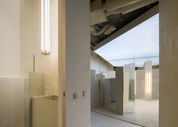 Geometric precision and LED lighting define Maxim Kashins SLAVA 2024