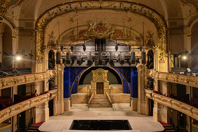 Naostage K SYSTEM harmonises performances at Czech musical theatre