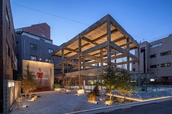 Tamburins Seongsu flagship store is a masterpiece in lighting design