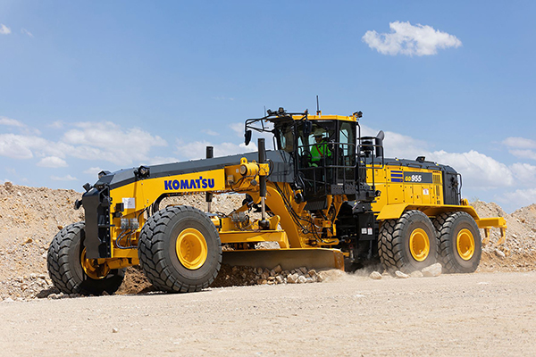 Komatsu introduces GD955 7R motor grader