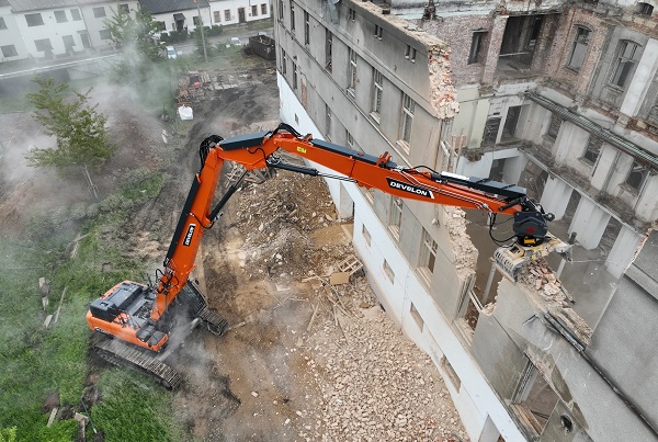 Demolition of the former Tesla site in the Czech Republic
