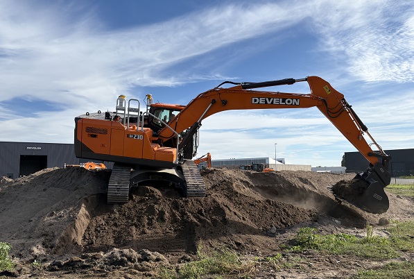 Develon DX230LC 9 with Trimble 3D System