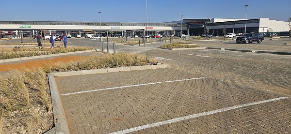 Mahikeng Mall paving and kerbs supplied by Technicrete
