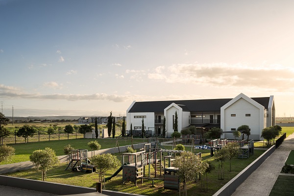 The relationship between community and classroom