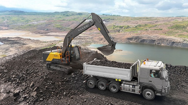 Babcock takes the wraps off new generation Volvo machines