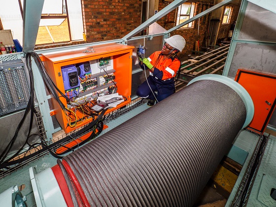 Condra wins Namakwa Sands crane order