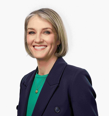 Gold breaks records as investors seek shelter from market turbulence