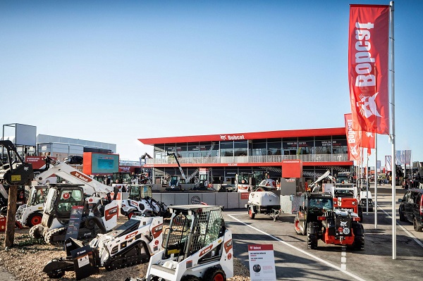 New generation of Bobcat 1 2 t mini excavators unbeatable performance in a small package
