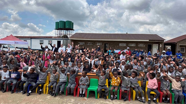 Omnia divisions BME Omnia Agriculture uplift Mpumalanga school with mobile classroom donation