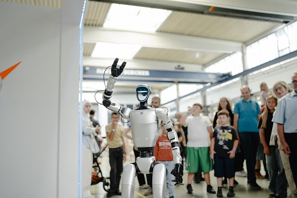 HAVER BOECKER celebrates the people and culture behind their equipment