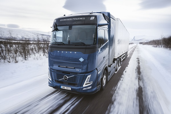 Powerful and fuel efficient meet Volvos future hydrogen truck