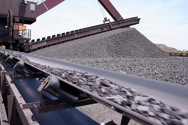 Energy price volatility may push commodity prices higher warns manganese producer UMK