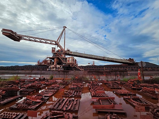 Understanding of material and flow underpins Weba Chute designs