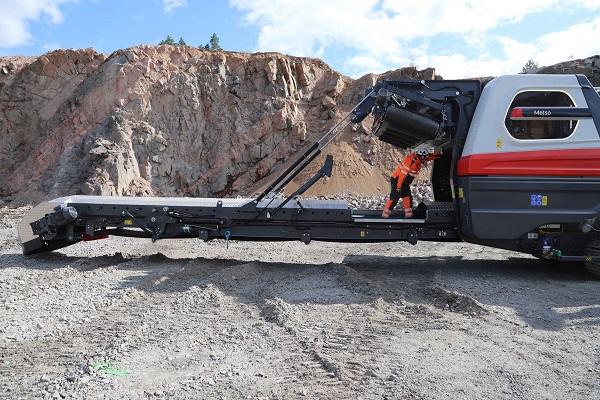Next generation Lokotrack LT400J delivers high output energy efficient primary crushing to Africa