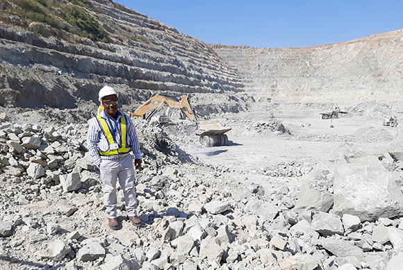 Concor Opencasts mining contract excellence at Mogalakwenas Zwartfontein pit