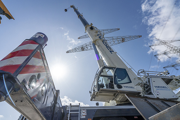 New LTM 1230 5.1 fast and flexible for erecting power lines