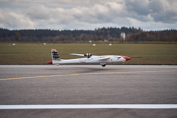 Innovative aeroelastic wing Technical University of Munich Sebast