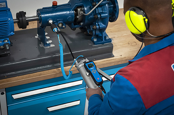 Maximise bearing life with SKF TLGU 10 Ultrasound Lubrication Checker