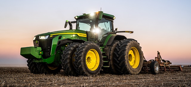 Productive farming to the fore with John Deeres 8R series tractors
