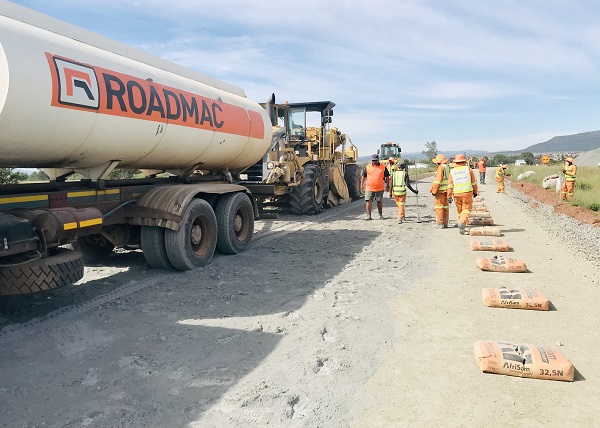 Eastern Cape road gets stabilised by Afrisam cement