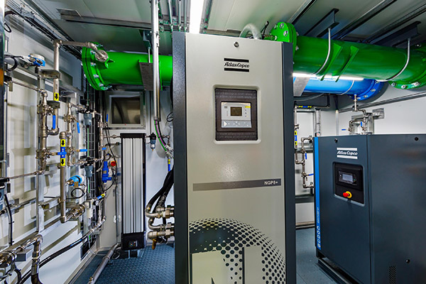 Severe Polar conditions no match for Atlas Copcos rugged air compressor and nitrogen generator