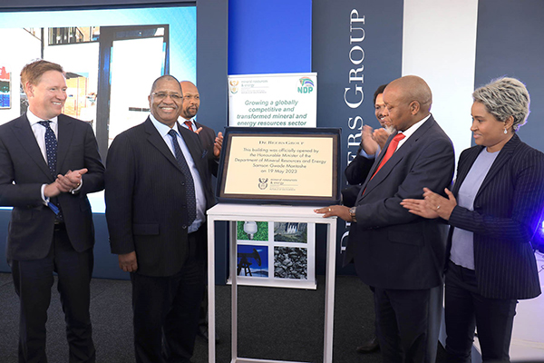 De Beers Sightholder Sales SA unveils its new sorting facility