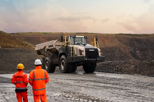 Rokbak built to keep earth moving